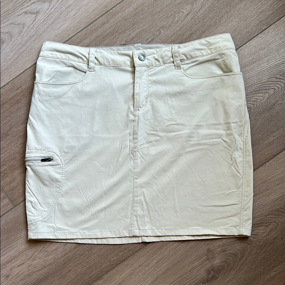 Women’s Patagonia Khaki Skirt. Size 8. Excellent condition